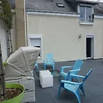 Privatise Avec Terrasse Dans Maison De Charme Angevine Homestay *