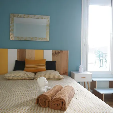 Privatise Avec Terrasse Dans Maison De Charme Angevine * Angers