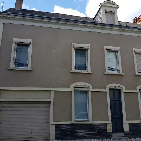 Privatise Avec Terrasse Dans Maison De Charme Angevine